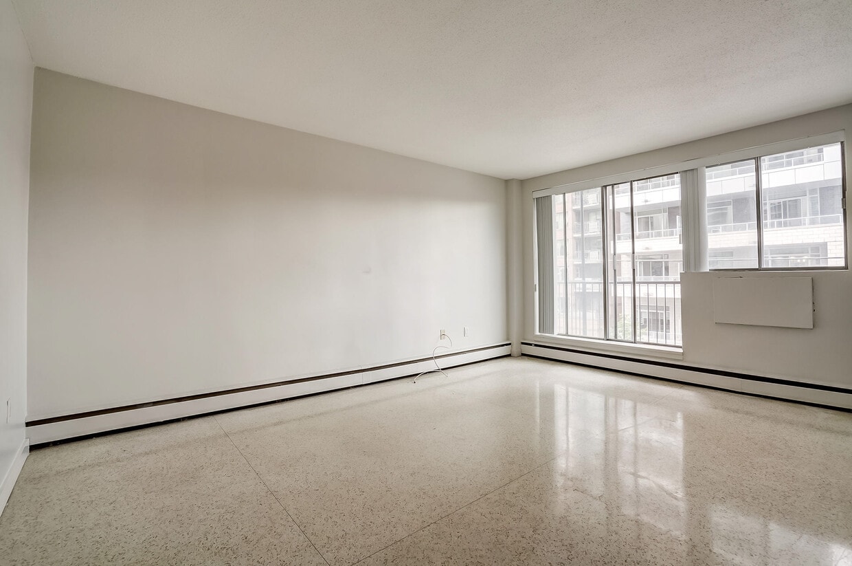 Photo du bâtiment - Crystal Arms