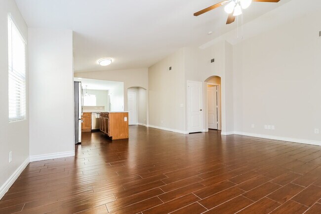 Foto del edificio - 4612 W Ellis St