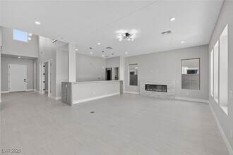 Building Photo - 10663 Stone Ledge Ave