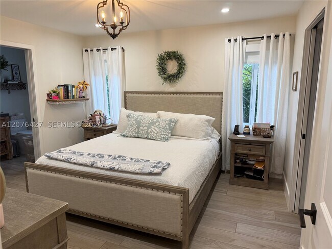 Foto del edificio - 4901 SW 95th Ct