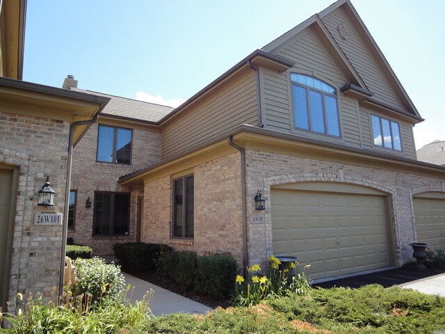 Primary Photo - 26W105 Klein Creek Dr