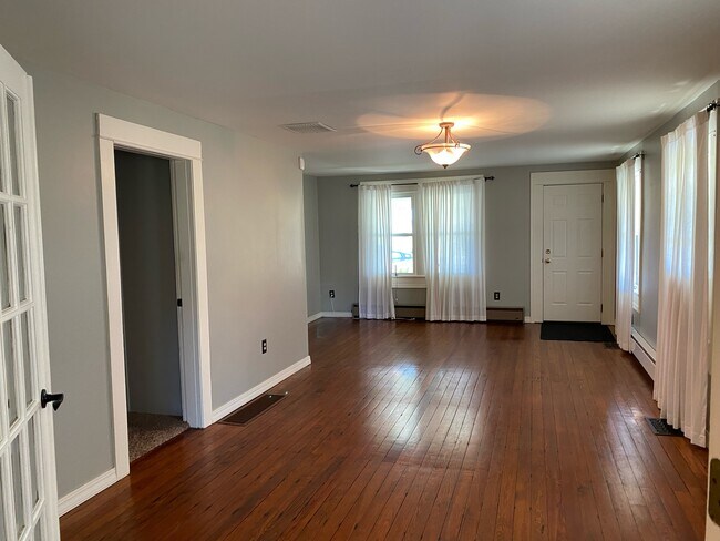 Great Room - 18111 Grassy Branch Rd