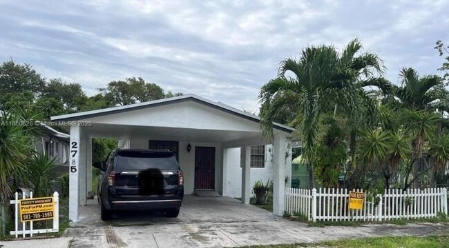 Building Photo - 3 bedroom in Miami FL 33142