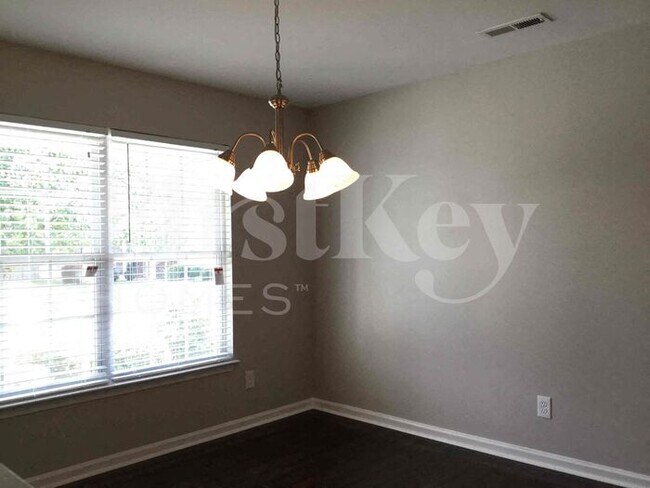 Foto del edificio - 2803 Stephen Oaks Way
