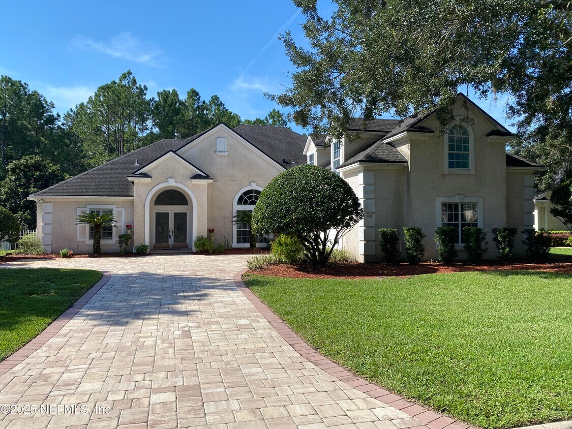 Foto principal - 7849 Rittenhouse Ln