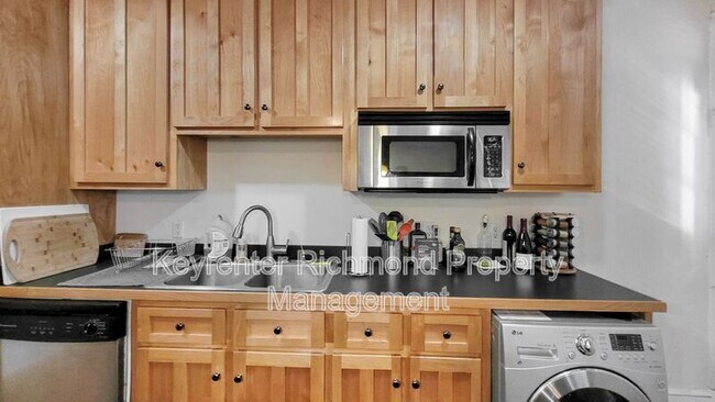 Foto del edificio - 2705 Hanover Ave