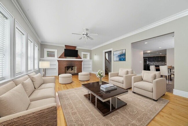 Foto del edificio - 2418 Burr Oak Ave