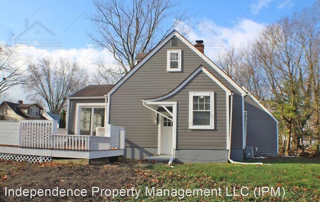 Building Photo - 3 br, 1 bath House - 25 Orchard Ave.