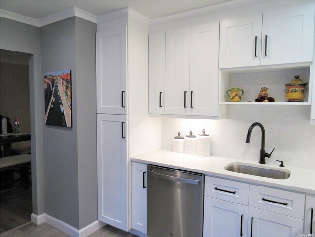 Building Photo - 29 Springwood Dr