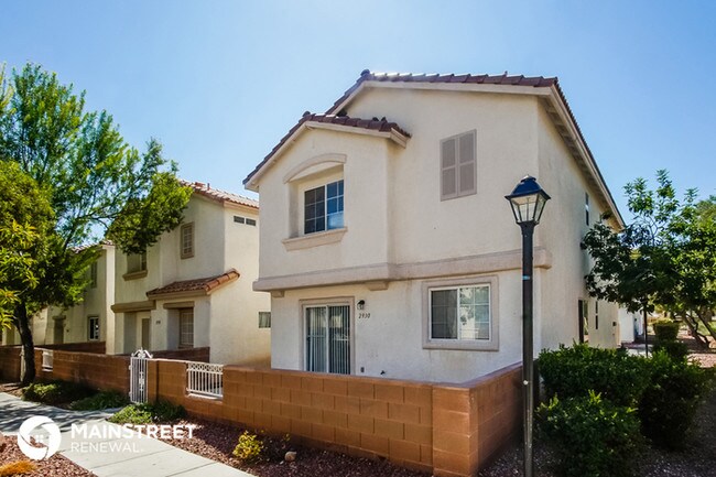 Building Photo - Your Dream Home Awaits!