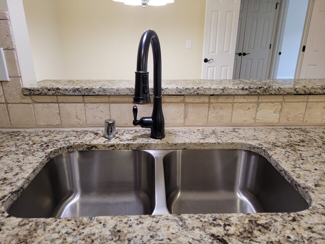 Granite Counters - Overbrook Apartments