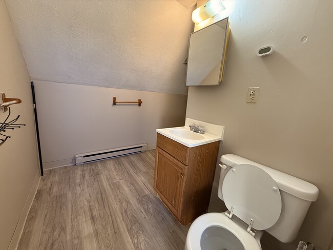 Building Photo - 25 Holman St