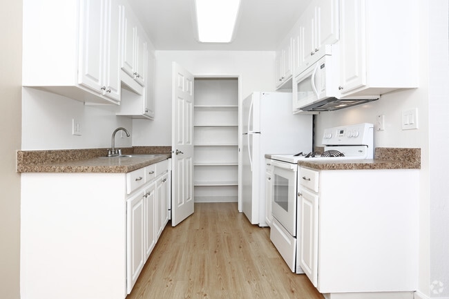 Appletree Apartments Campbell Ca Apartments Com