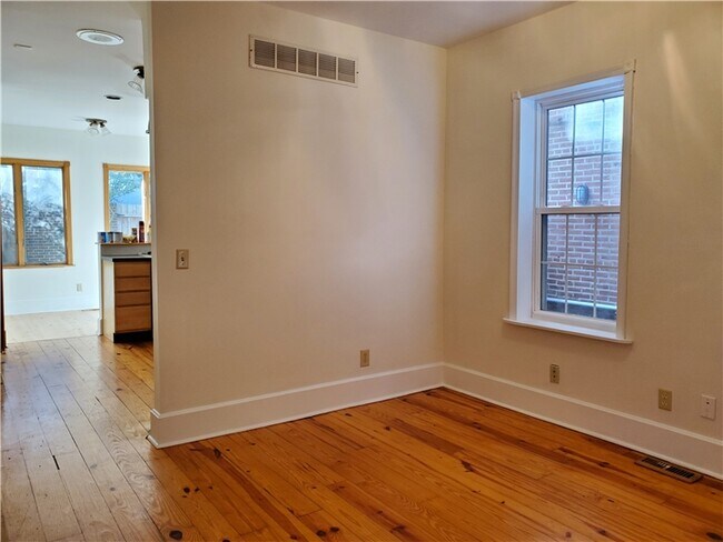 Building Photo - 1002 Wawaset St