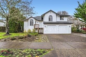 Building Photo - 3076 NE Kaster Dr