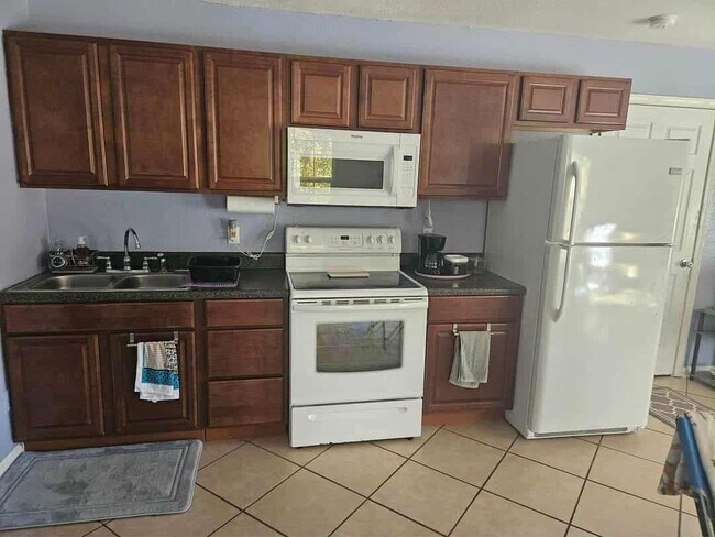 Foto del edificio - 349 Hunters Ridge Rd