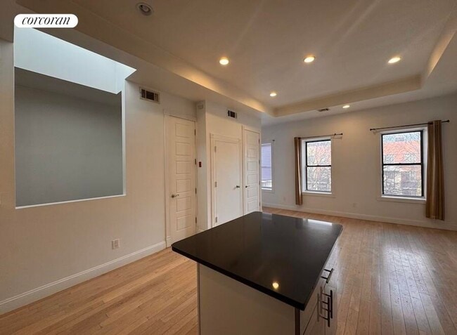 Foto del edificio - 1592 St Marks Ave