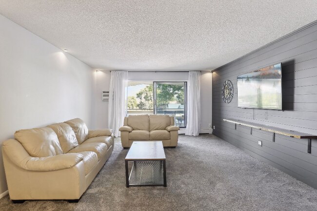 Building Photo - 4371 Wilshire Blvd