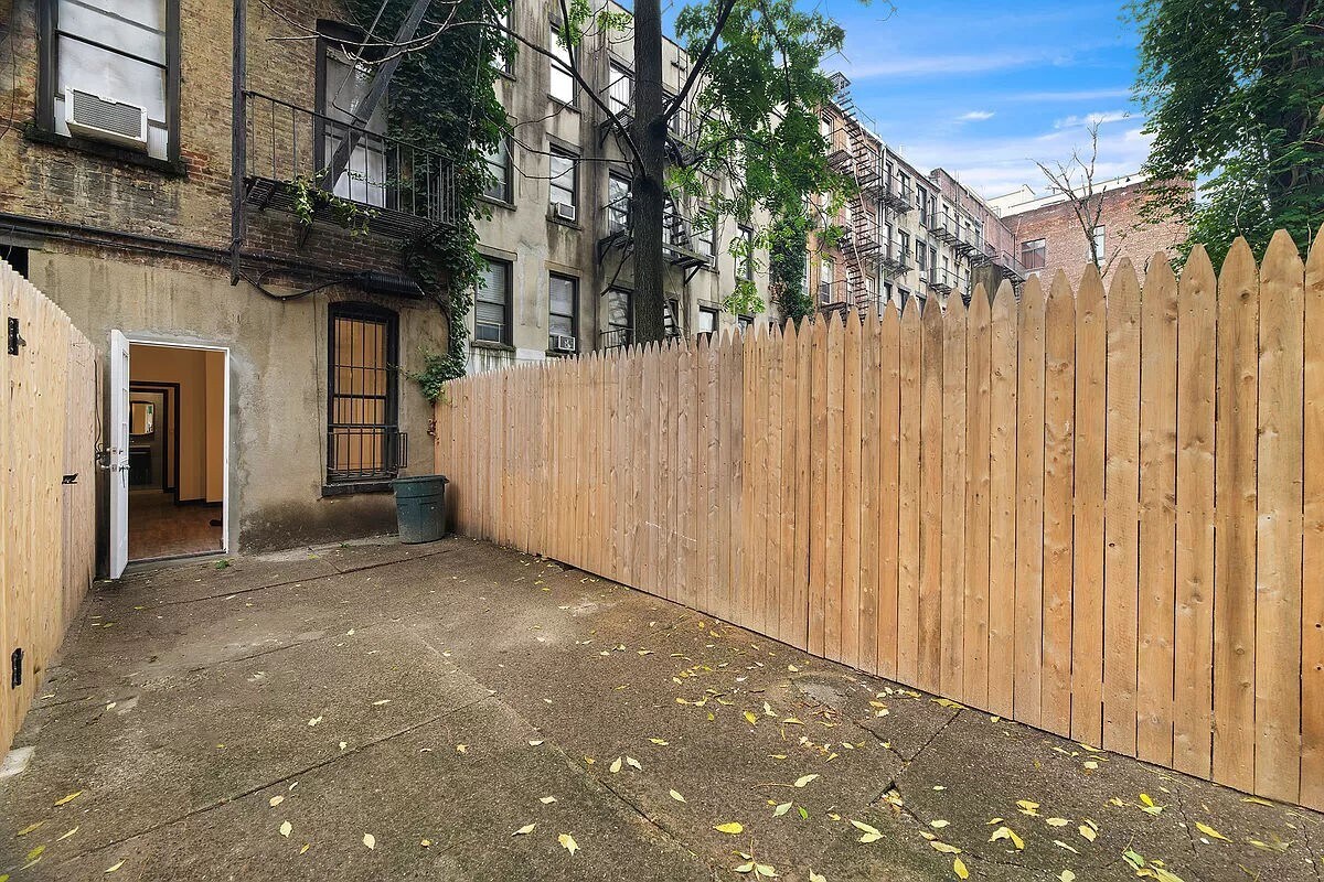 Primary Photo - West 46th Street