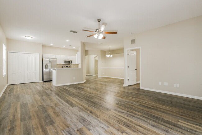 Foto del edificio - 13417 Silvercreek Dr