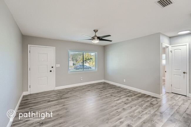 Building Photo - 2139 Euclid Circle E, Clearwater, FL, 33764