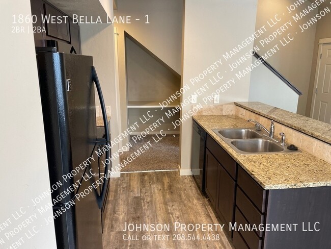 Building Photo - 1860 W Bella Ln