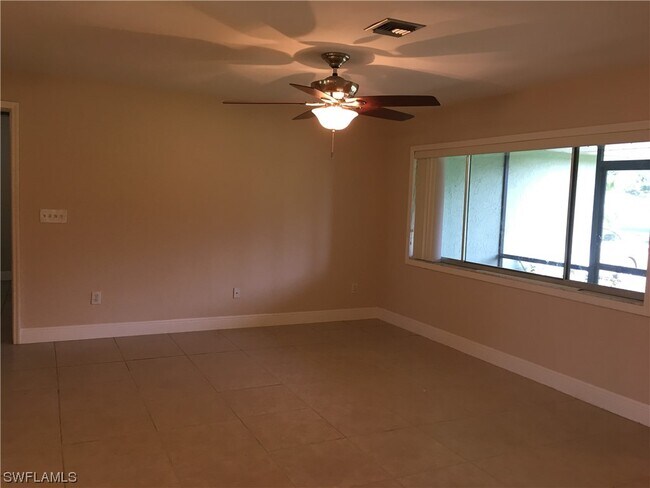 Foto del edificio - 802 SE 32nd St