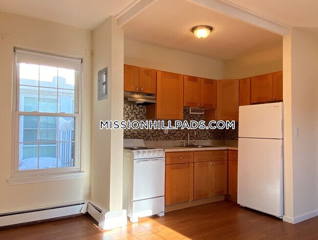 Building Photo - 82 S Huntington Ave