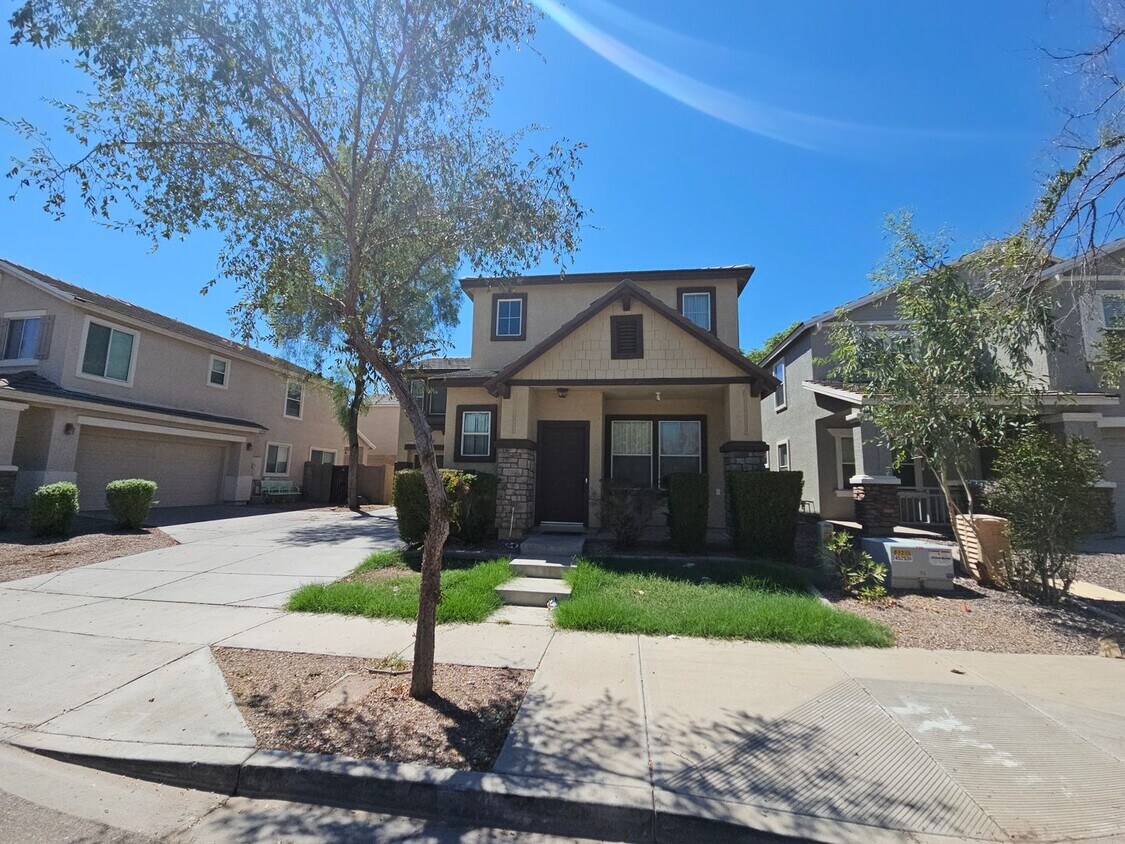 Foto principal - 4bd 2.5 bth 43rd Ave and vineyard