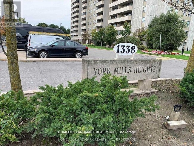 Photo du bâtiment - 1338 York Mills Rd