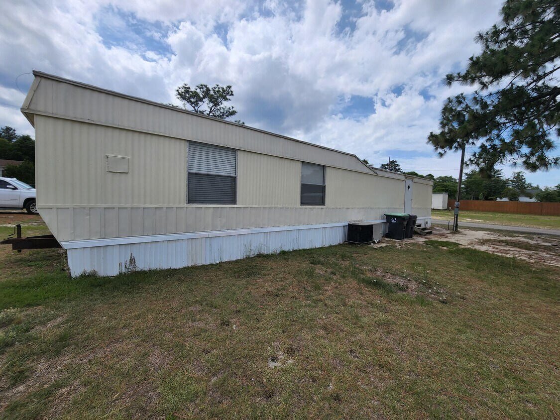 Primary Photo - 120 Sandy Springs Ln