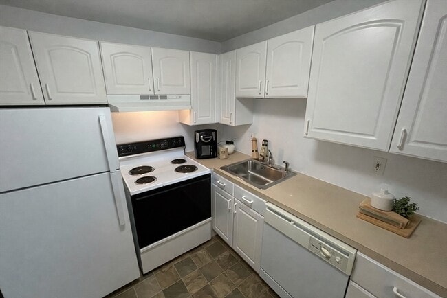 Building Photo - 2 Victory Rd