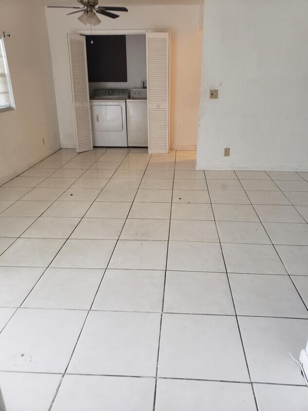 Foto del edificio - 5913 Papaya Rd