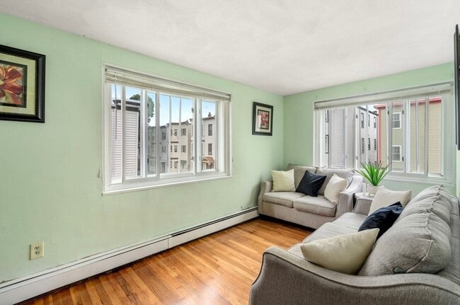 Foto del edificio - 838 Saratoga St