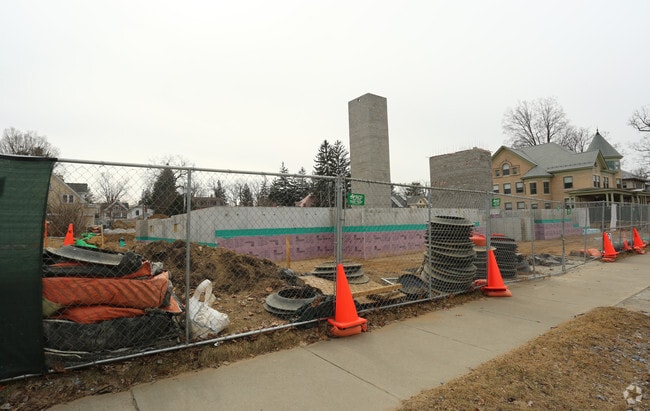 Building Photo - Residences on Union