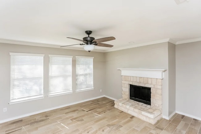 Building Photo - 3908 Honey