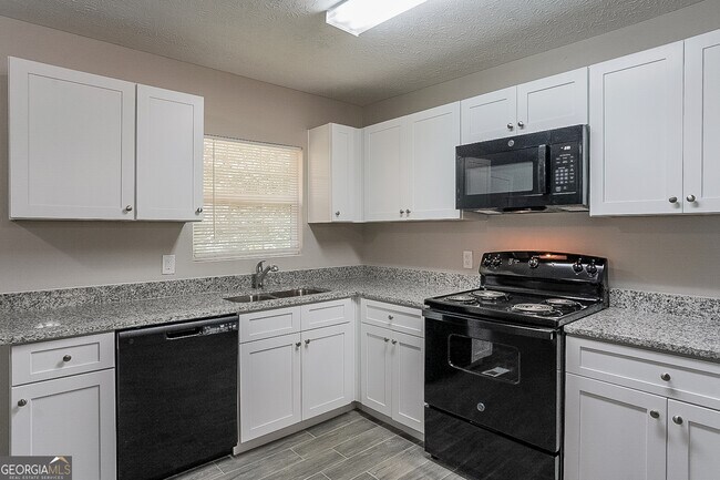 Building Photo - 200 Dodd St