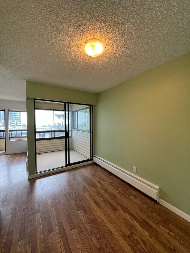 Photo principale - 1048 King Albert Av