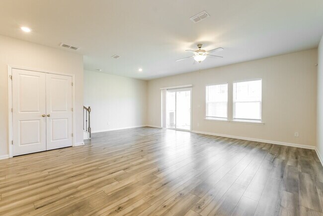 Foto del edificio - 1672 Villageside Ct