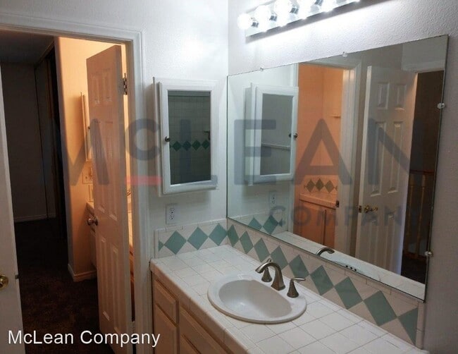 Building Photo - 2 br, 2 bath House - 1852 North Mira Loma Way