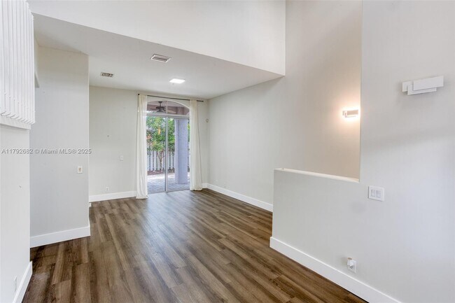 Foto del edificio - 3755 SW 50th St