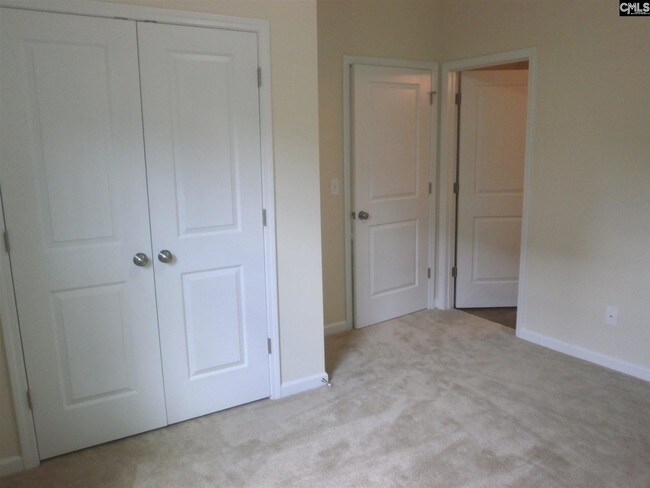 Building Photo - 133 Drakewood Dr