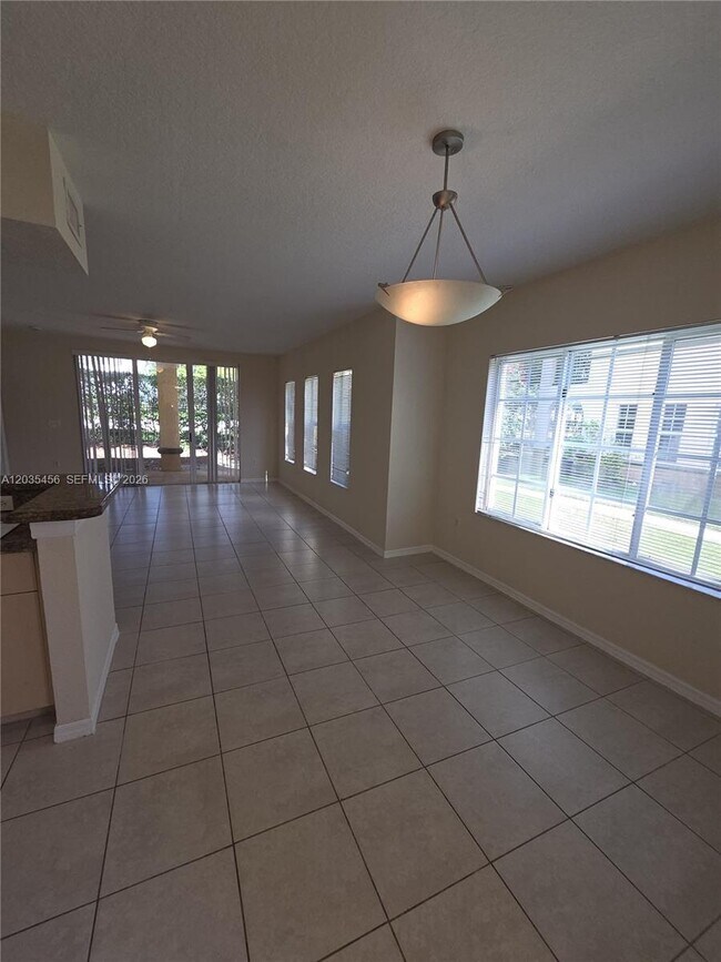 Building Photo - 2500 Centergate Dr