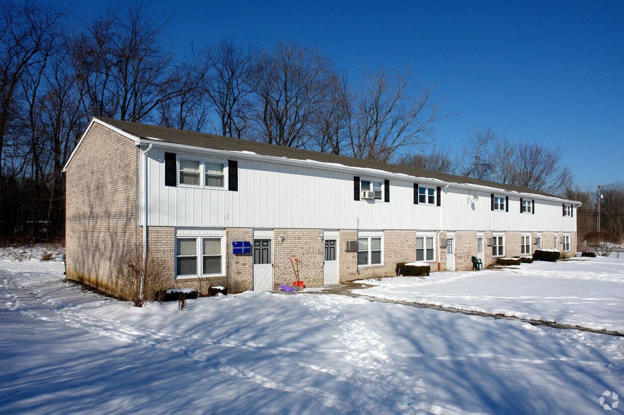 Foto del edificio - 821 Churchill Hubbard Rd