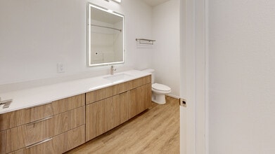 Interior Photo - Island Square