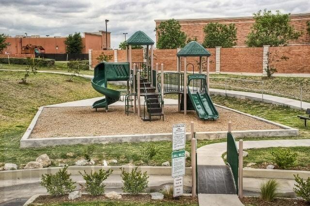 Foto del edificio - 10117 Sourwood Dr