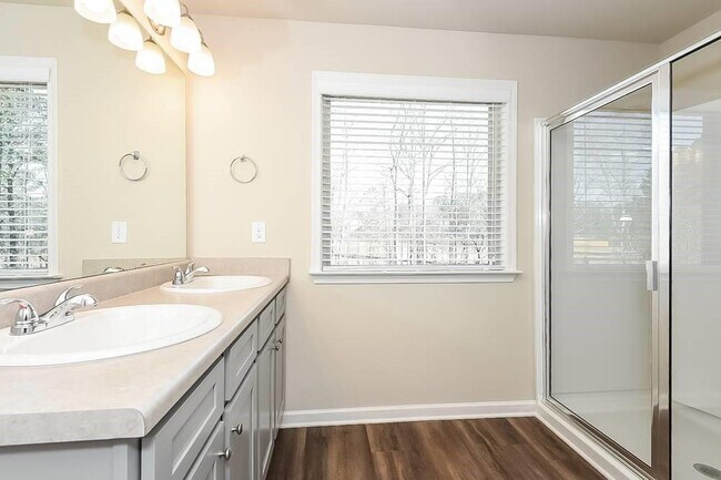 Building Photo - 426 Curlin Ct