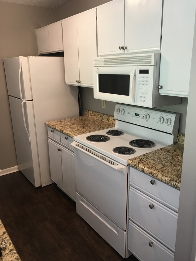 20 Woodland Hills Dr, Southgate, KY 41071 Condo for Rent in Southgate