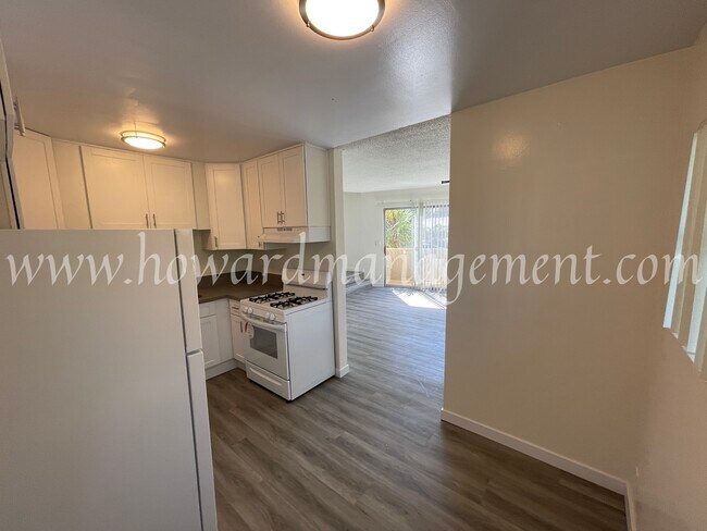 Building Photo - 4250 Lindblade Dr