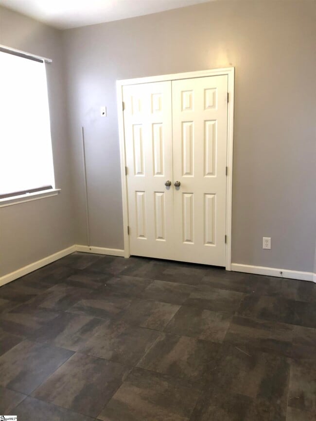 Foto del edificio - 520 Lois Wy